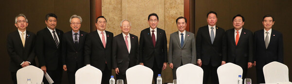 일본 기시다 총리와 한국 재계를 대표한 6개 단체장이 만났다.(무협 홍보실제공)