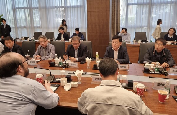 한국무역협회 '중국 전기차ㆍ이차전지 시찰단'은 BYD를 방문하고 중국 전기차 시장 동향 및 한국 기업 협력 확대 방안에 대한 논의를 진행했다.(무협 제공)  