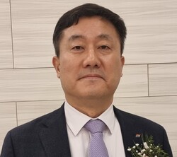 회원들의 만장일치 추대로 3연임한 신시용 한국전기기술인협회 대구광역시회장.