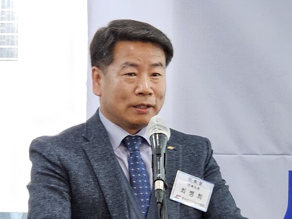 박창환후보 추천사에 나선 최병희 전북도회장.