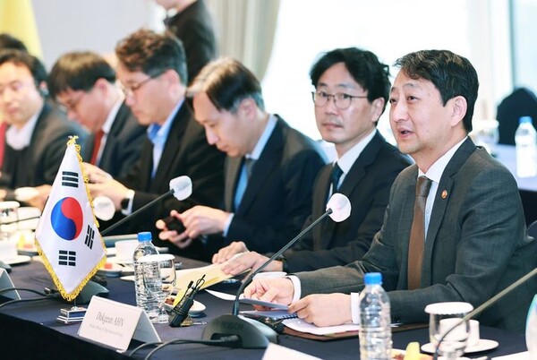 한국측은 경쟁력을 갖춘 원전과 방산산업의 협력을 우선 제안했다.(산업부 제공)